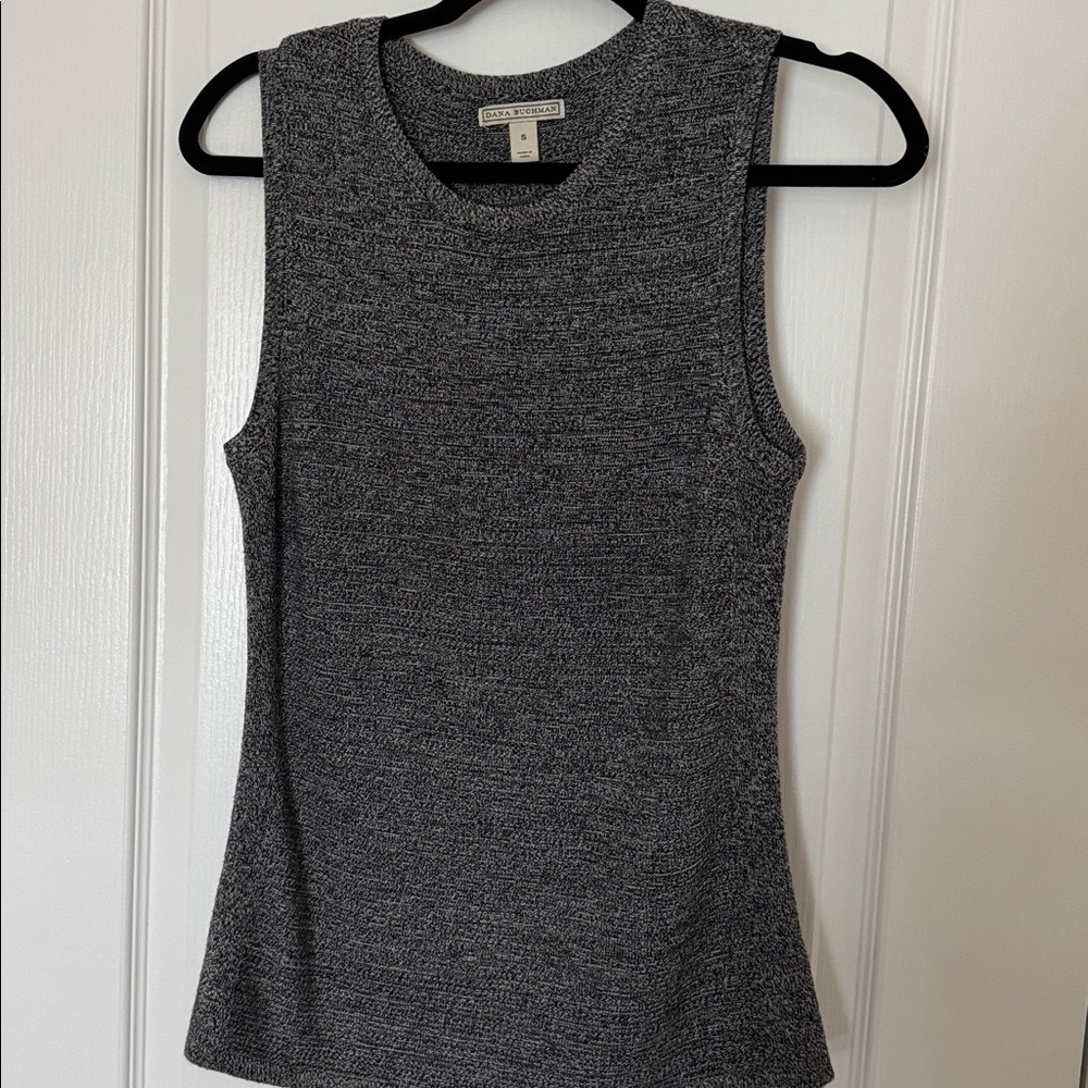 Dana Buchman Black and White Knit Top